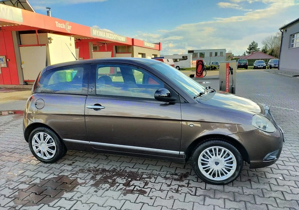 Lancia Ypsilon cena 18500 przebieg: 122000, rok produkcji 2011 z Tychy małe 154